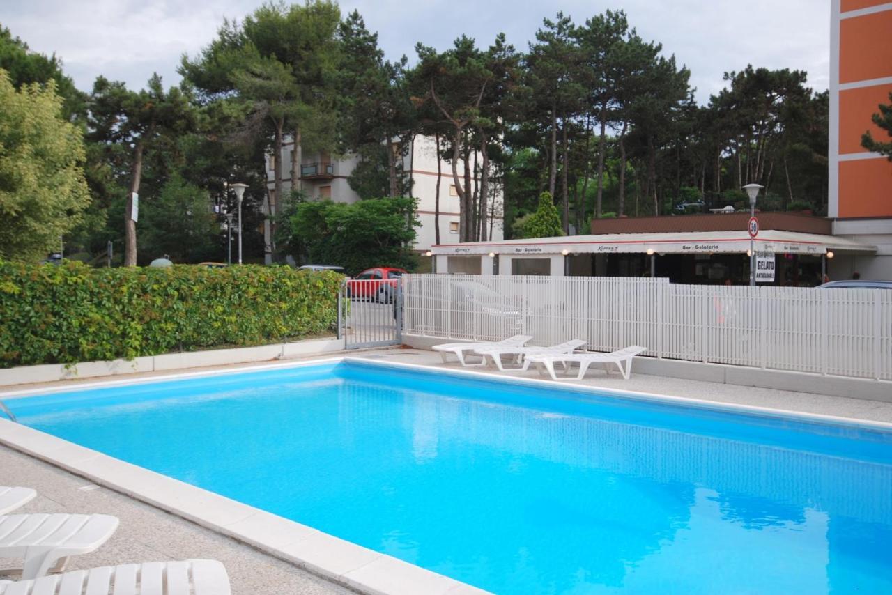 Apartmán Residenza Alisei Lignano Sabbiadoro Exteriér fotografie